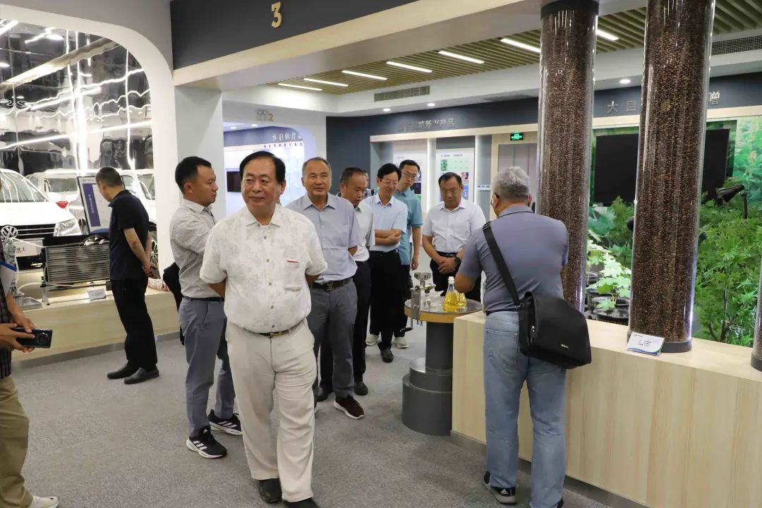 “交流互鑒，共促發(fā)展”——緬甸長(zhǎng)城集團(tuán)到京華化工交流考察